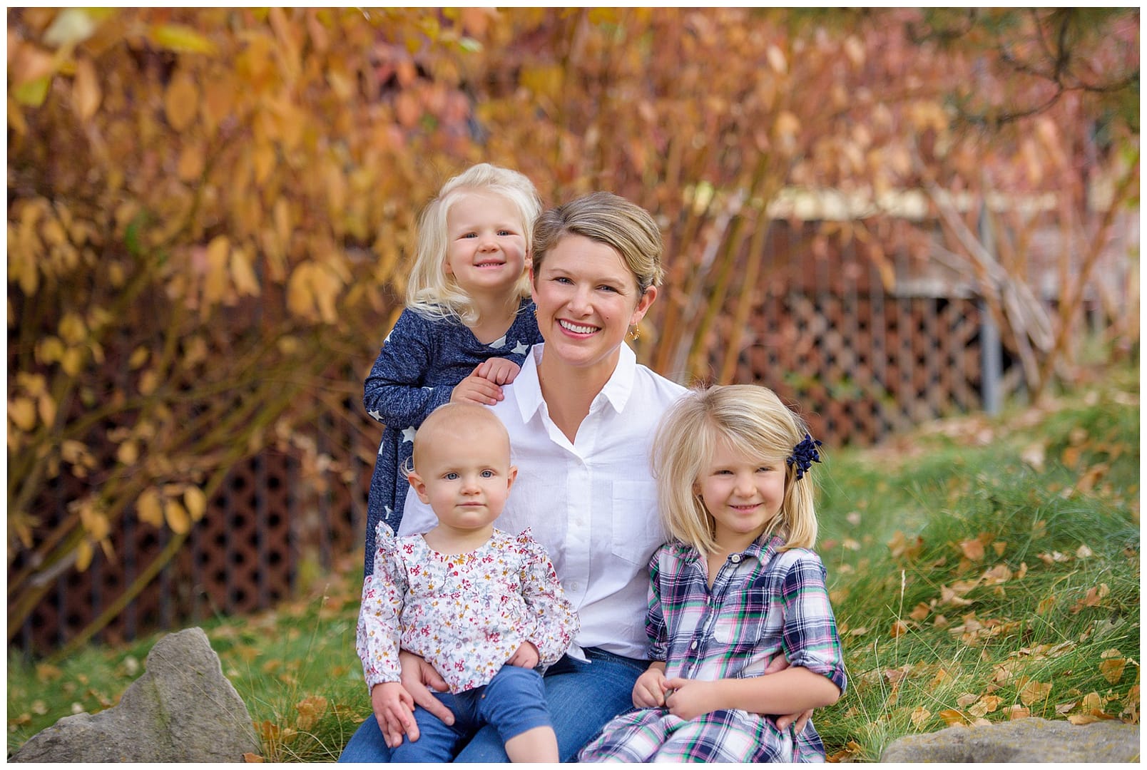 Mom takes photography with three daughters. Photo by Tiffany Hix Photography