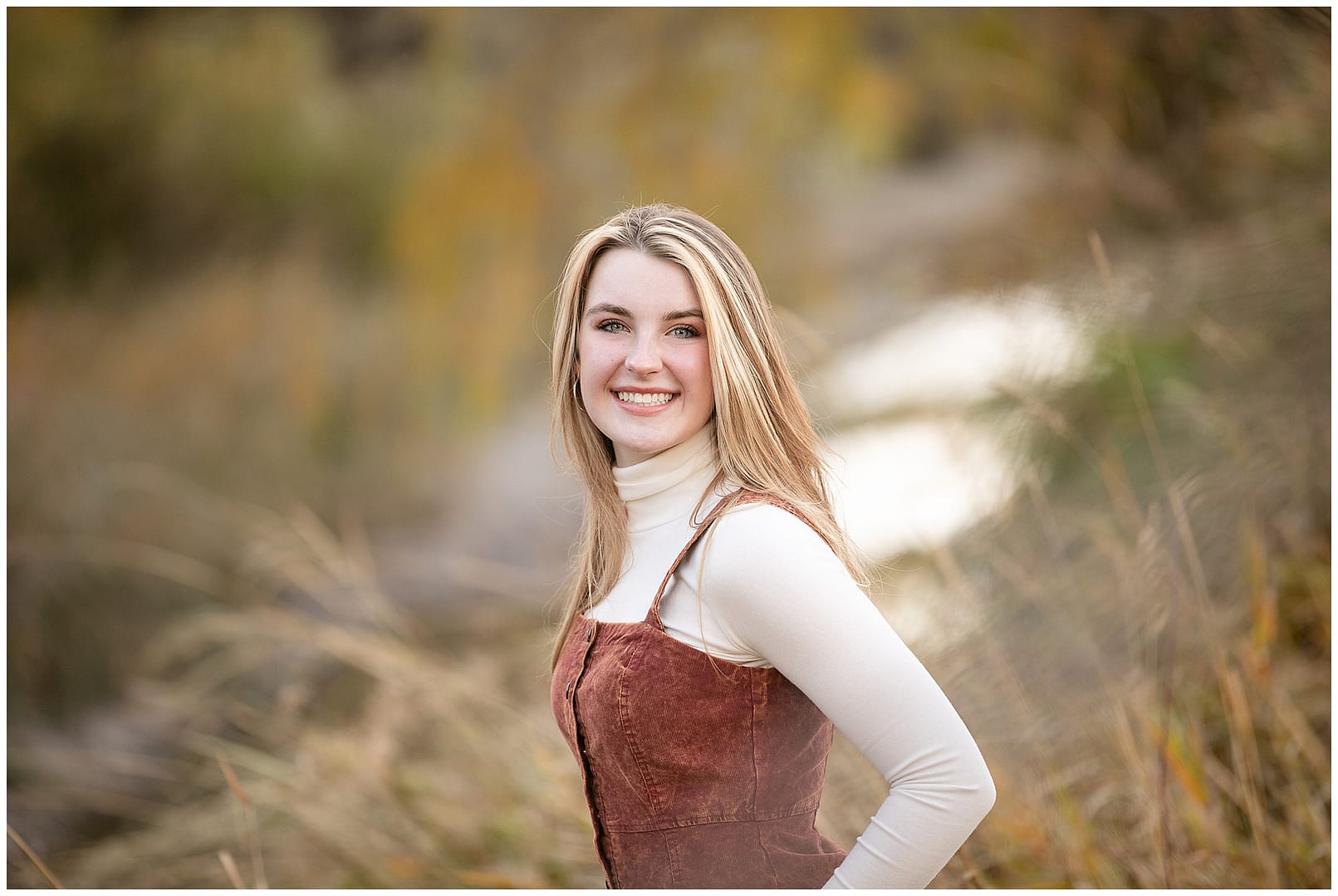 Senior Girl poses for portrait in Boise,ID. Photos by Tiffany Hix Photography.