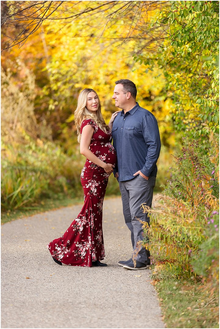 Boise maternity portrait during the fall. Photo by Tiffany Hix Photography.