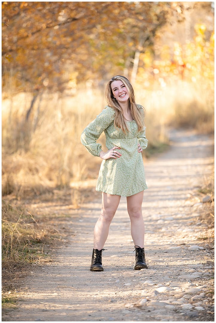 Senior girl in Boise Open Space. Photo by Tiffany Hix Photography.